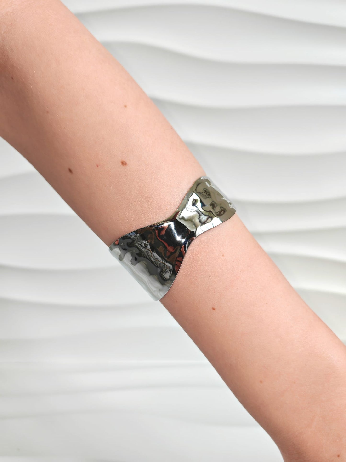 Bracciale rigido Wave