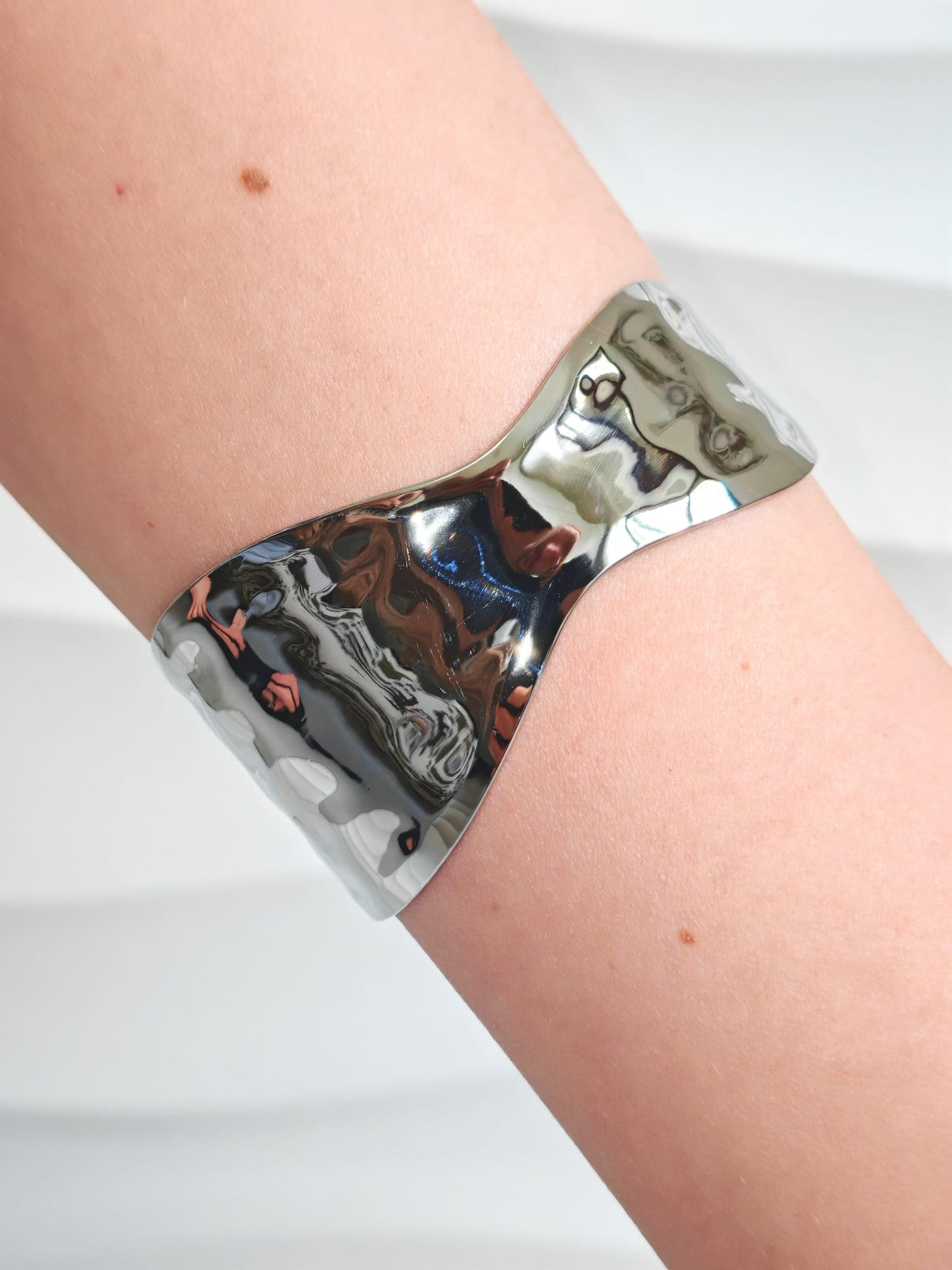 Bracciale rigido Wave