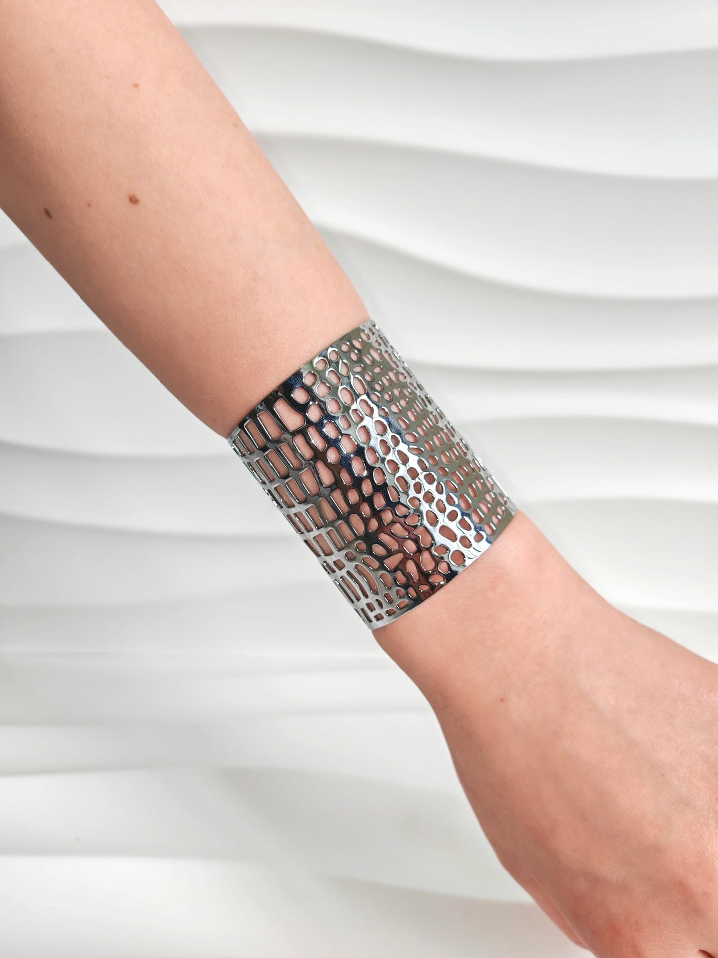 Bracciale rigido Reptilia
