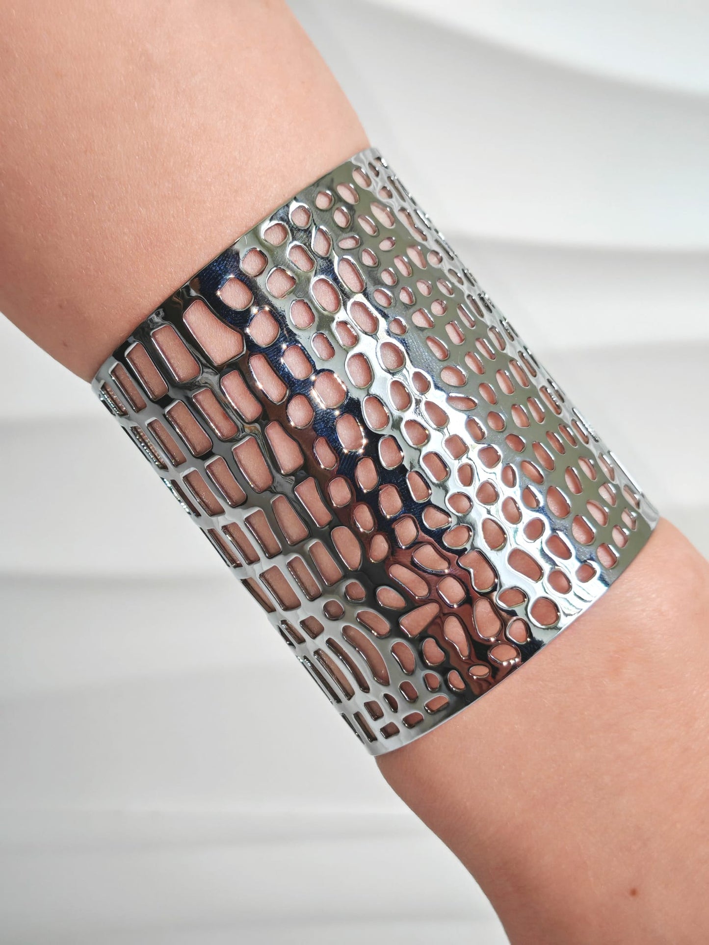 Bracciale rigido Reptilia